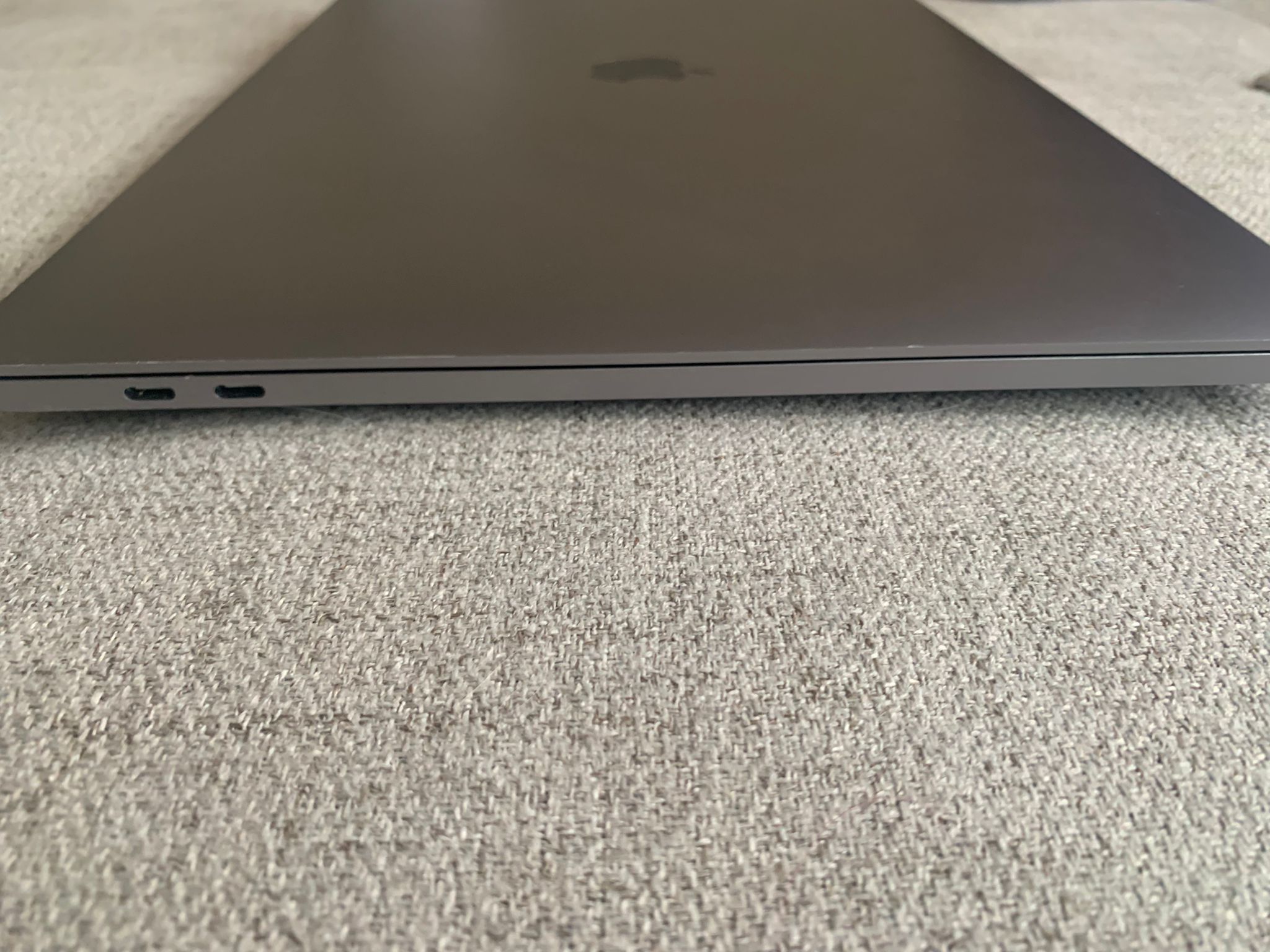 MacBook Pro 16" Retina (2019), Intel i9, 8-core, 2.3-Ghz, 16GB RAM DDR4, 1TB SSD, AMD Radeon PRO 5500M 4GB, Garantie 1 an - imagine 8