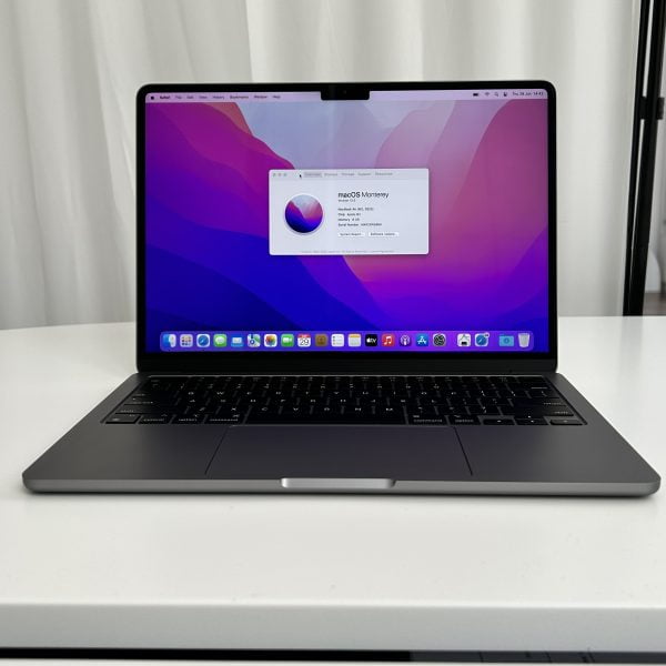 MacBook Air Retina 13″ M2 (2022), 8GB RAM, 256 SSD, Space Gray, Garantie 1 an
