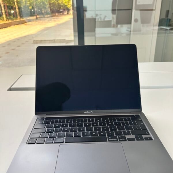 MacBook Pro 13 inch (2020), M1, 8GB RAM, 256GB SSD, Space Grey, Garanție 12 luni